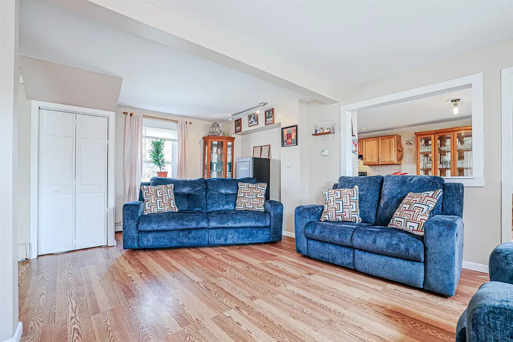 29 Hamburg Street Manchester NH 03102