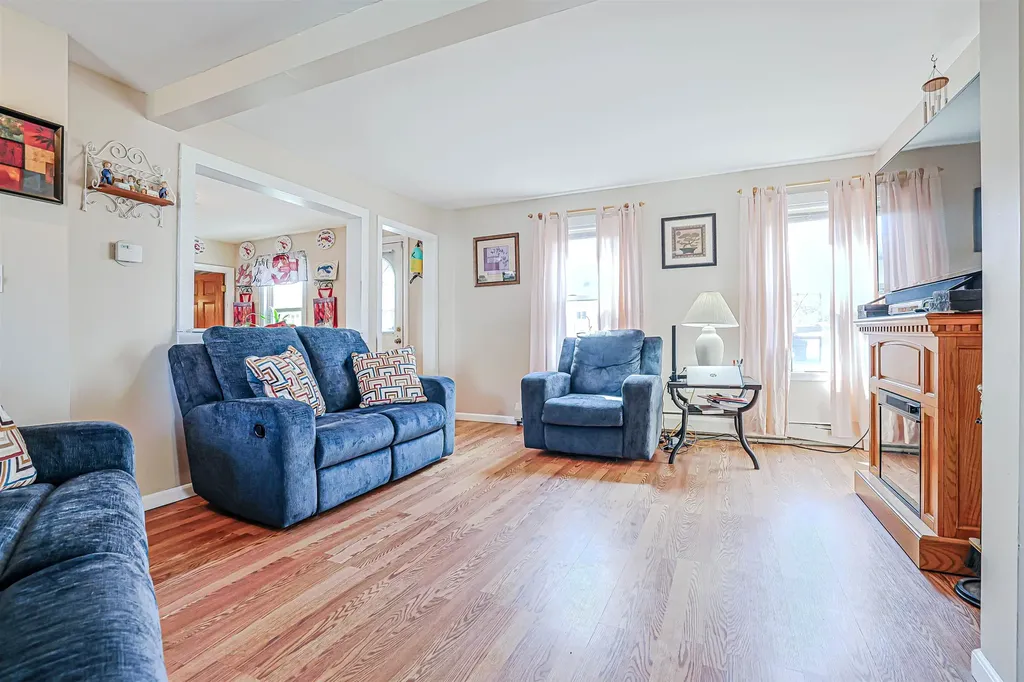 29 Hamburg Street Manchester NH 03102