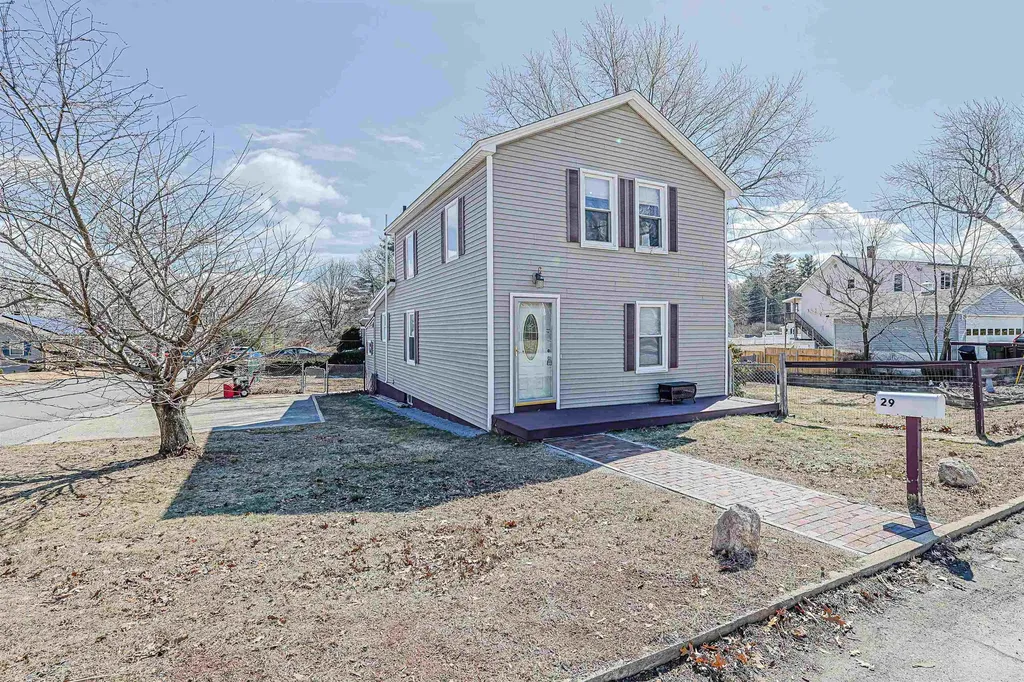 29 Hamburg Street Manchester NH 03102