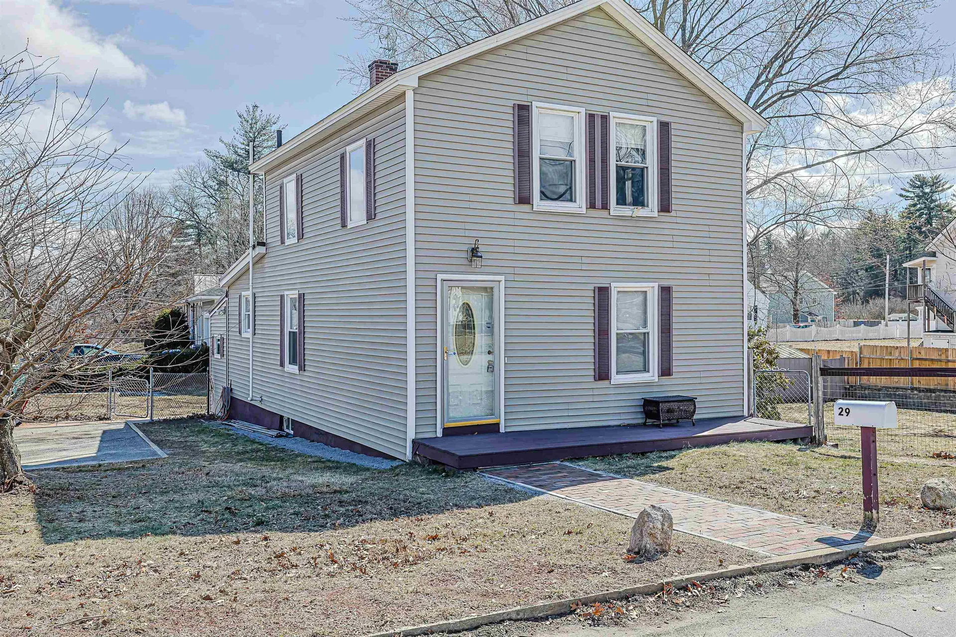 29 Hamburg Street Manchester NH 03102