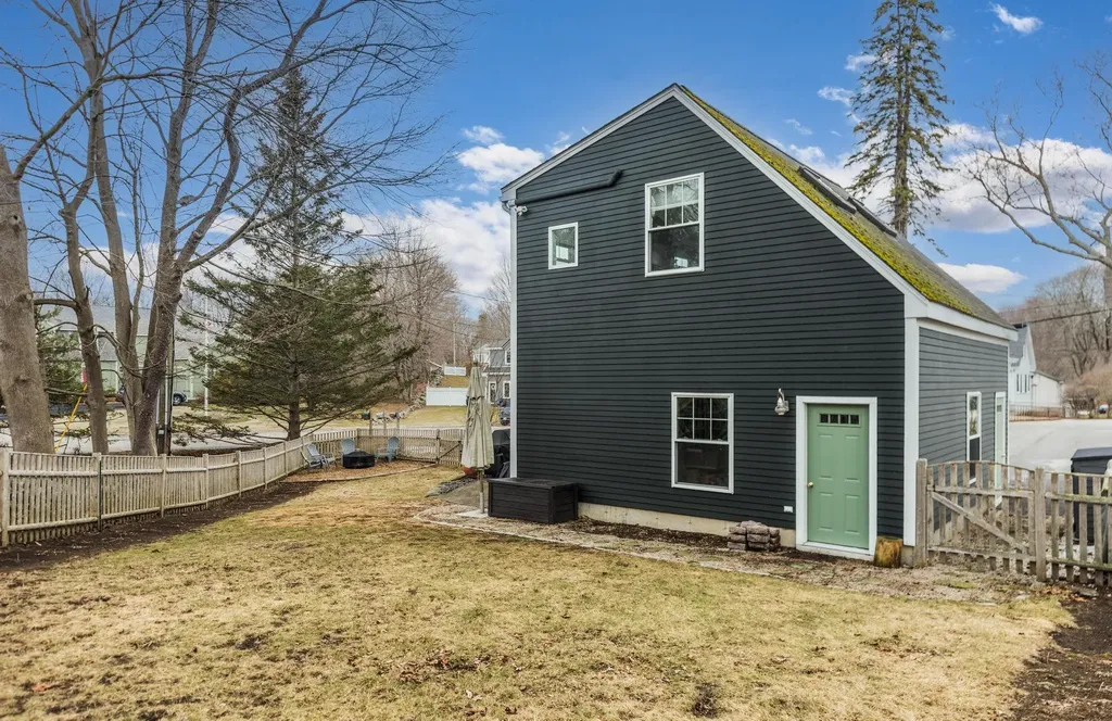 114 Fairview Avenue Portsmouth NH 03801