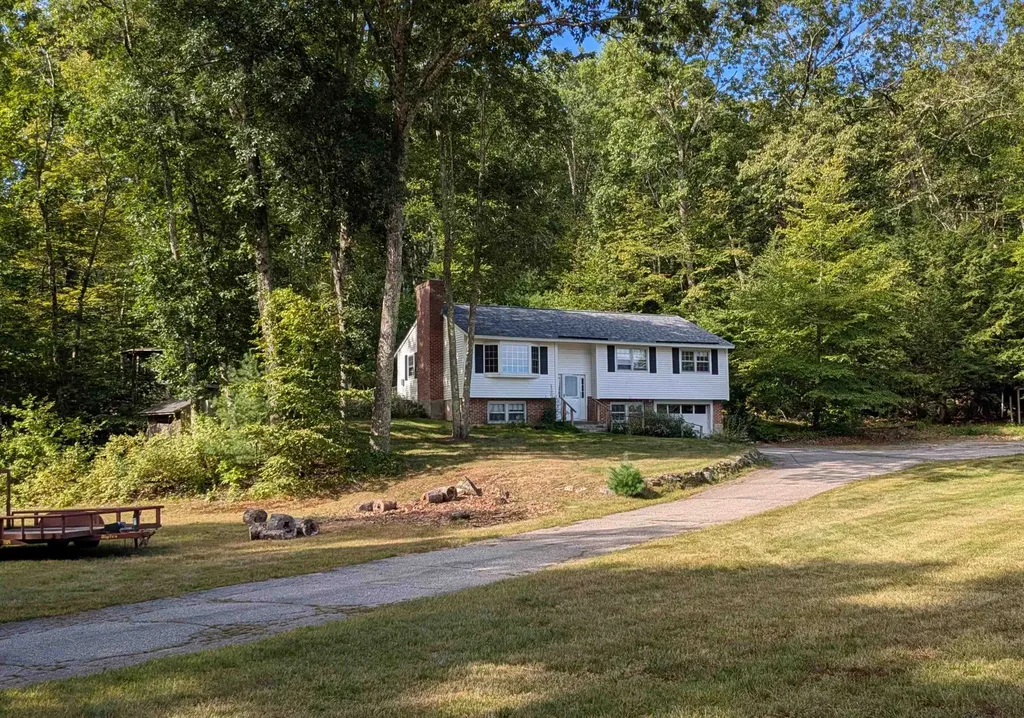 206 S Merrimack Road Hollis NH 03049