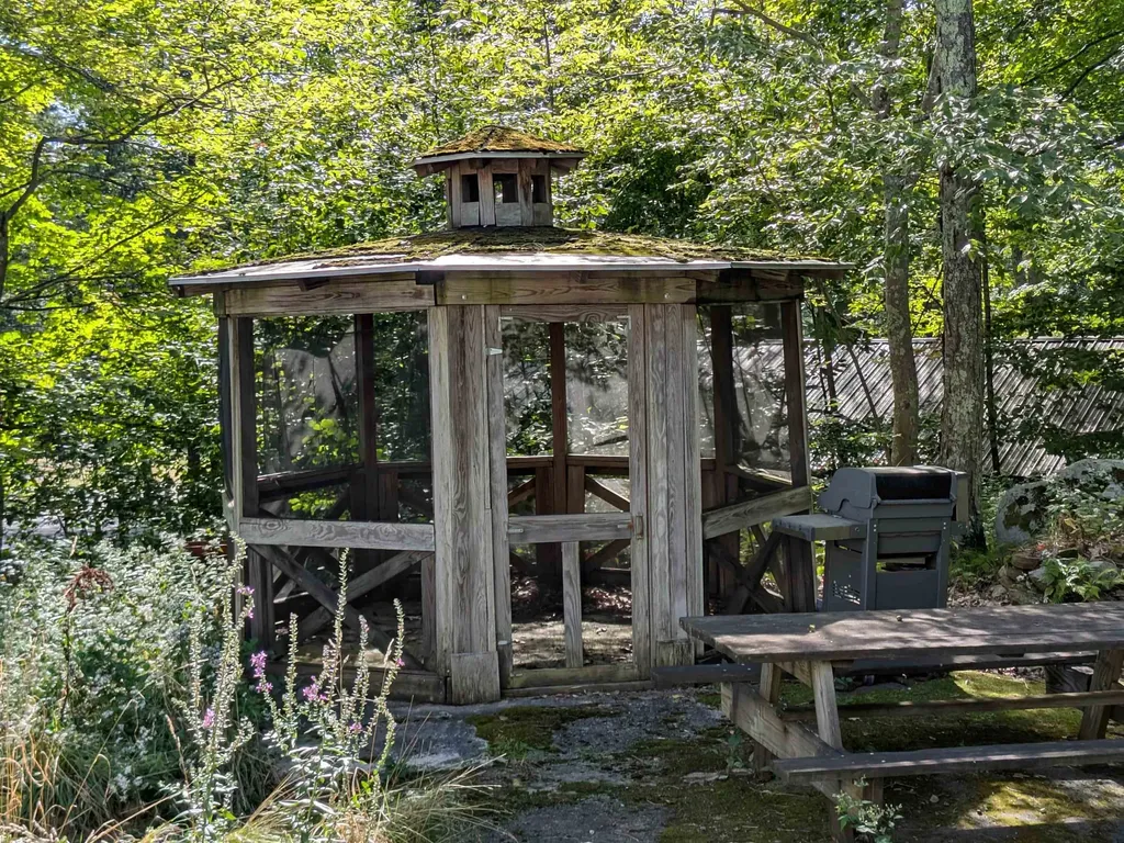 206 S Merrimack Road Hollis NH 03049