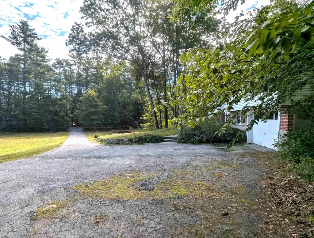 206 S Merrimack Road Hollis NH 03049