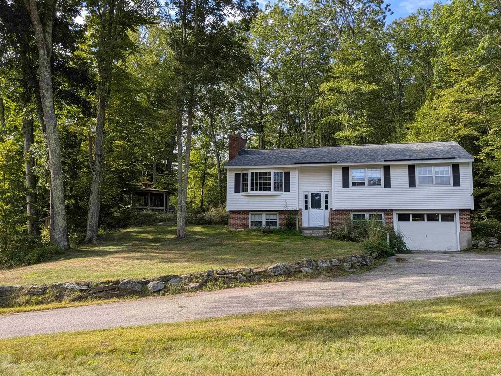 206 S Merrimack Road Hollis NH 03049
