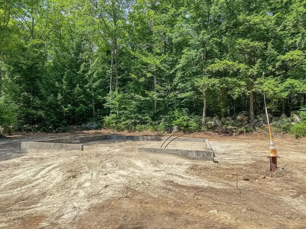 1350 Whittier Highway Moultonborough NH 03254