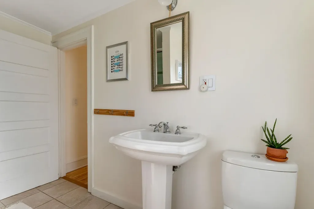 4 University Road Burlington VT 05401