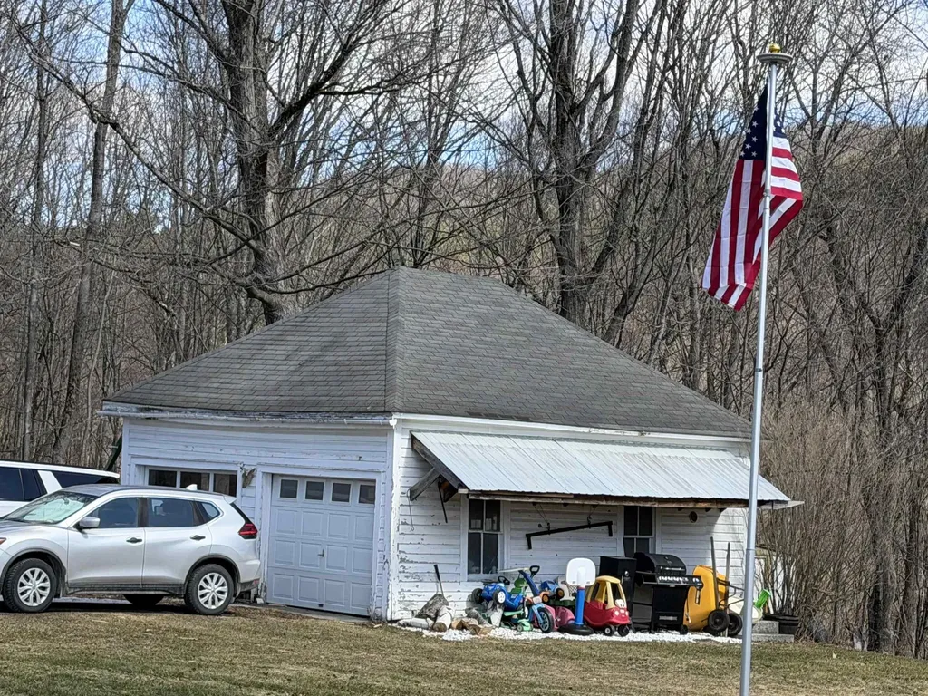 180 North Street Middletown Springs VT 05757