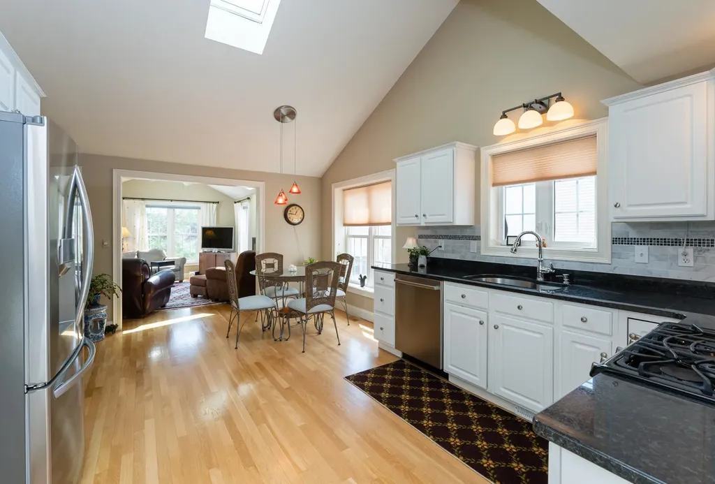33 Hampton Meadows Hampton NH 03842