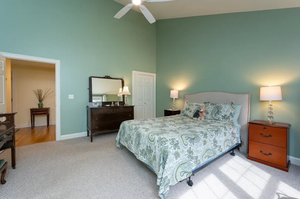 33 Hampton Meadows Hampton NH 03842