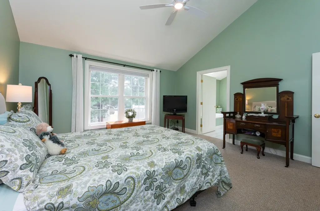 33 Hampton Meadows Hampton NH 03842