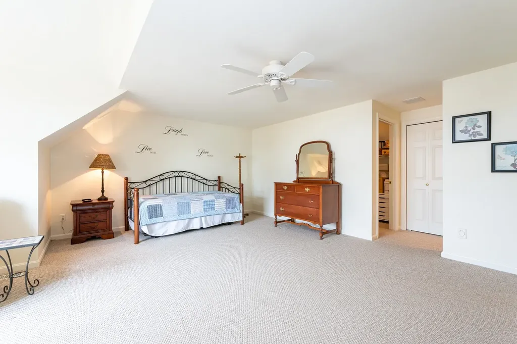 33 Hampton Meadows Hampton NH 03842