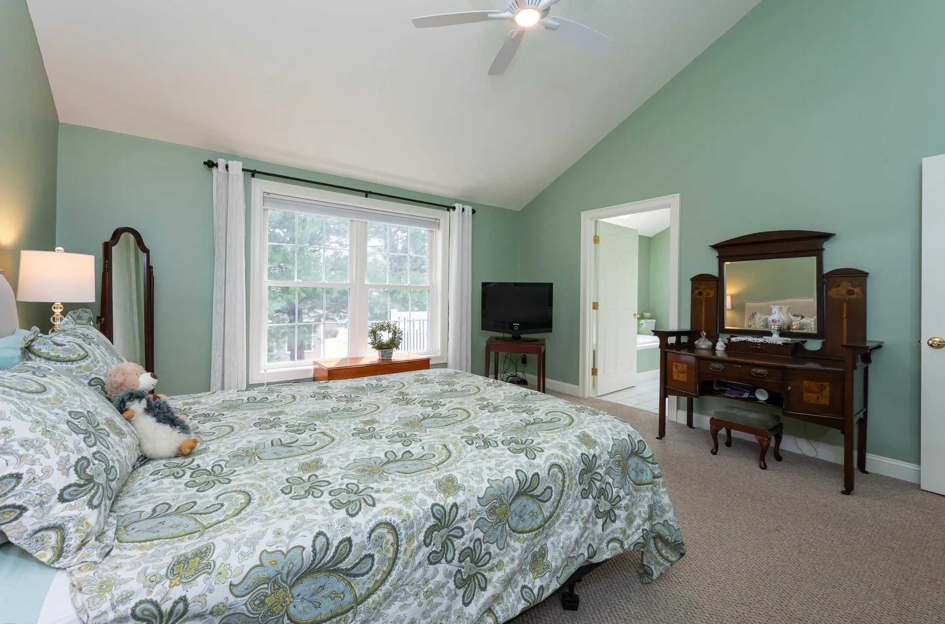 33 Hampton Meadows Hampton NH 03842
