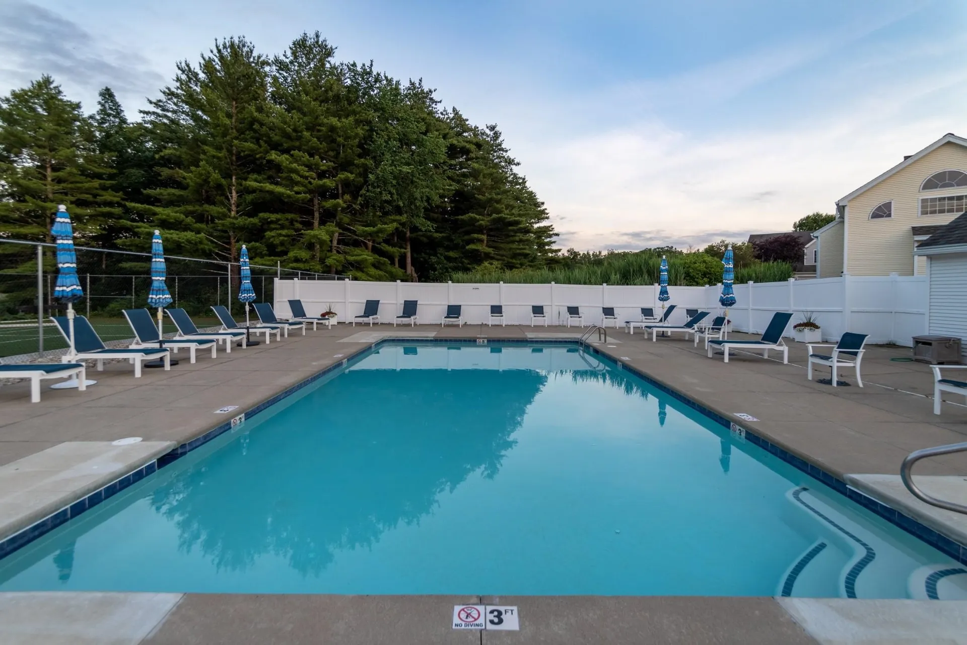 33 Hampton Meadows Hampton NH 03842