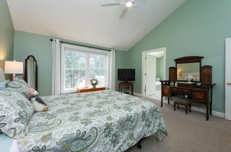 33 Hampton Meadows Hampton NH 03842