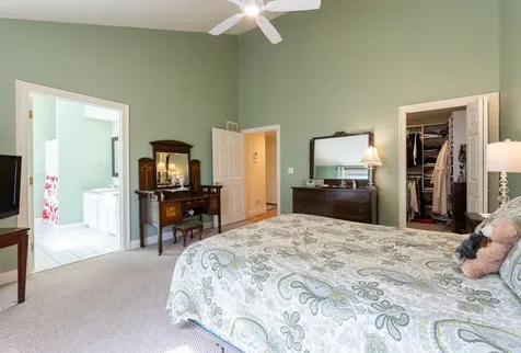 33 Hampton Meadows Hampton NH 03842