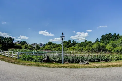 33 Hampton Meadows Hampton NH 03842
