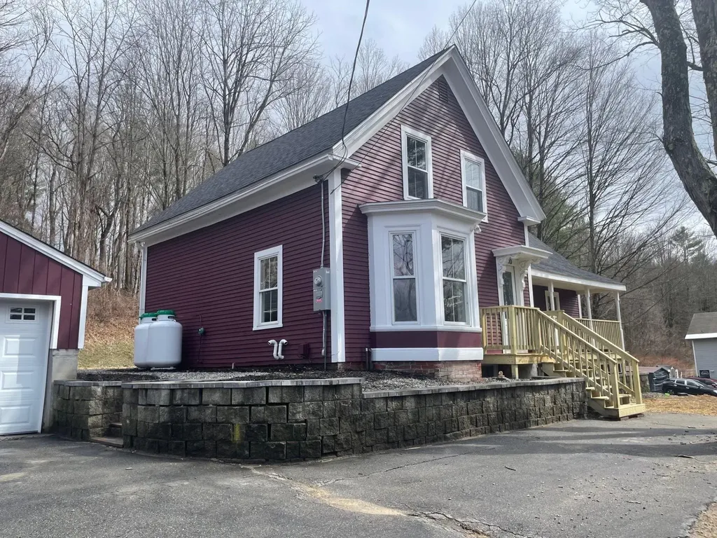 10 Hillside Avenue Swanzey NH 03446