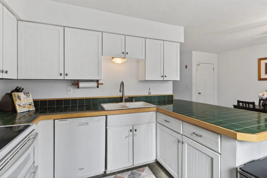 202 Route 27 Raymond NH 03077