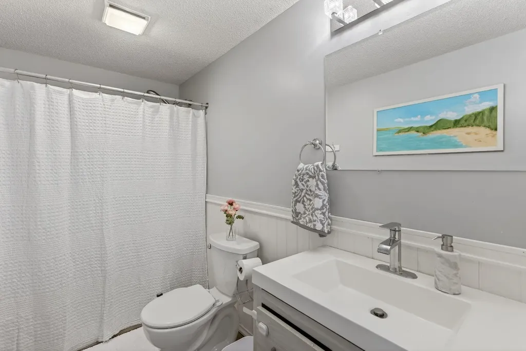 202 Route 27 Raymond NH 03077