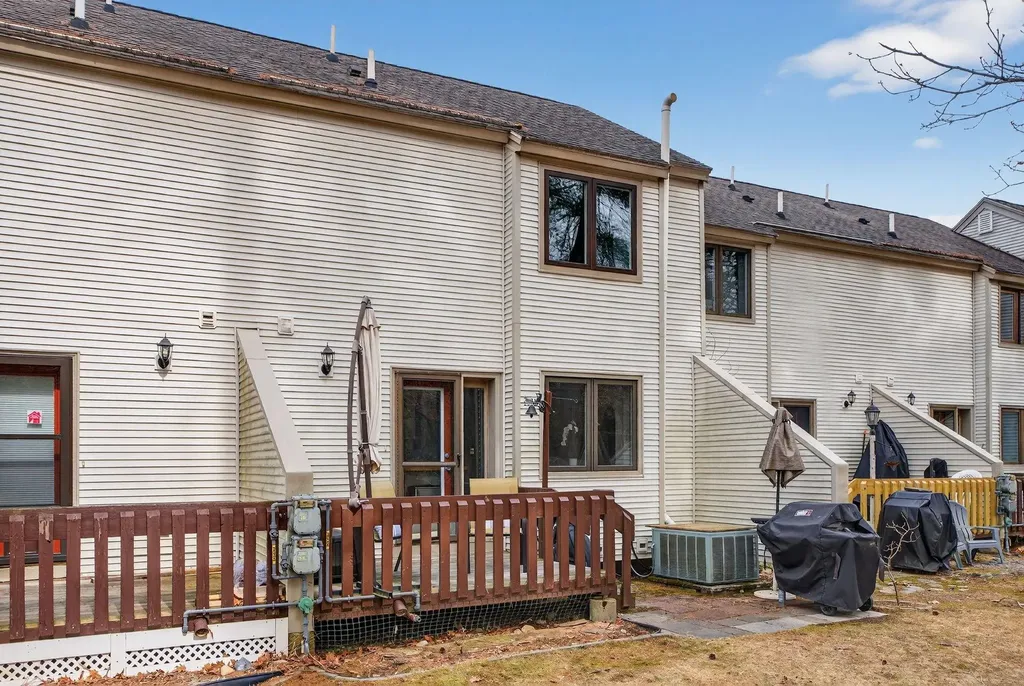 202 Route 27 Raymond NH 03077