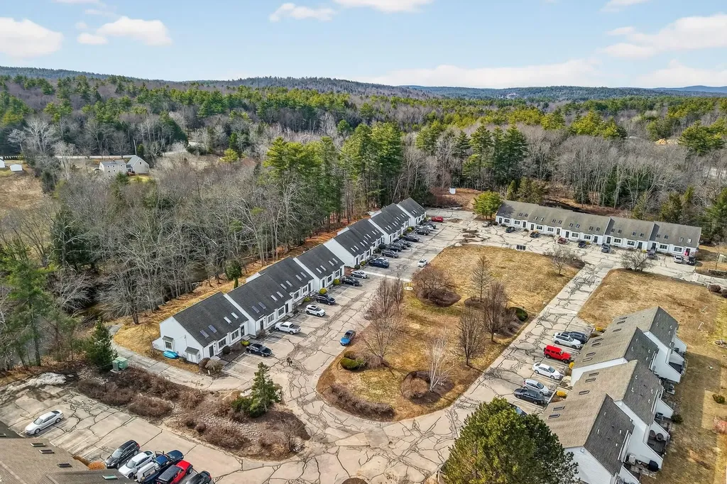 202 Route 27 Raymond NH 03077