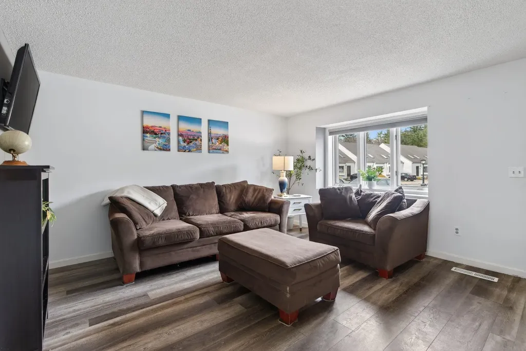 202 Route 27 Raymond NH 03077