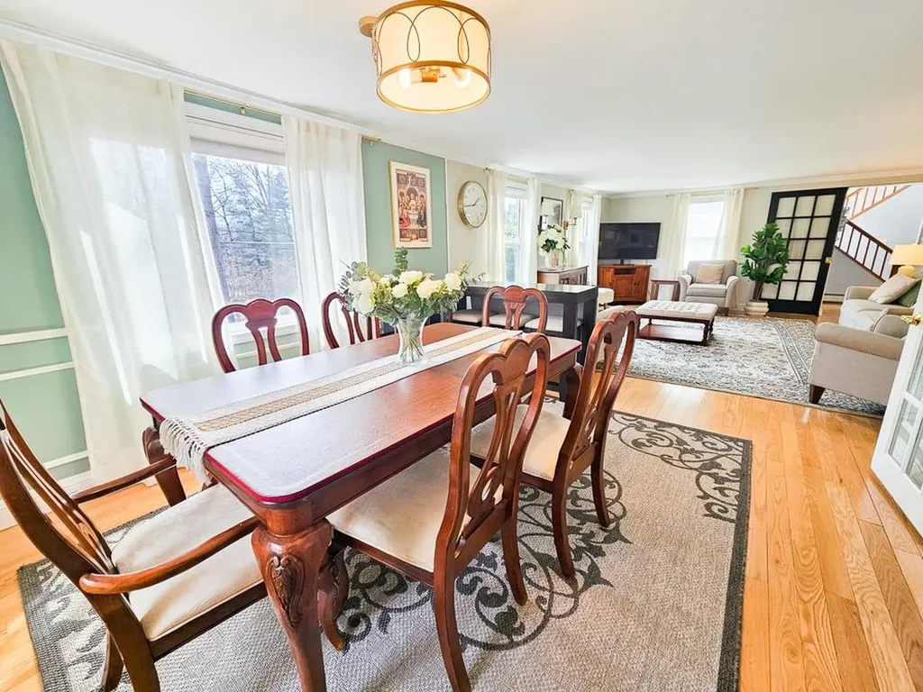 15 Ayers Lane Dover NH 03820