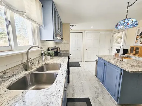 15 Ayers Lane Dover NH 03820