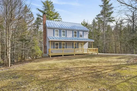 14 Madison Circle Hillsborough NH 03244