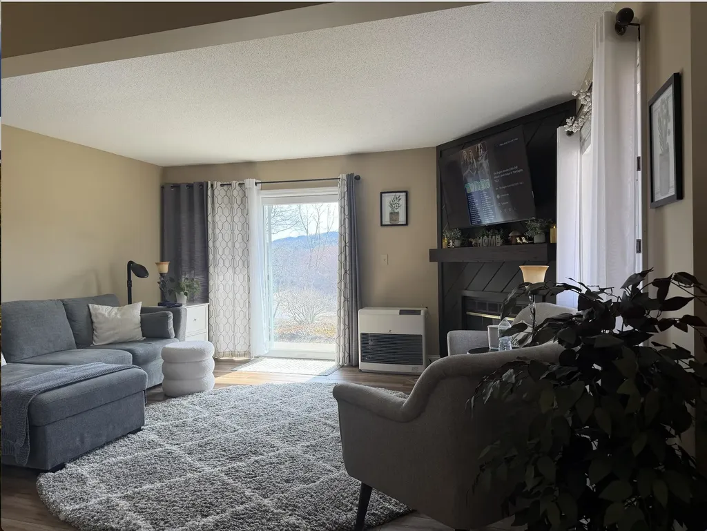 22 Circle Drive Ashland NH 03217