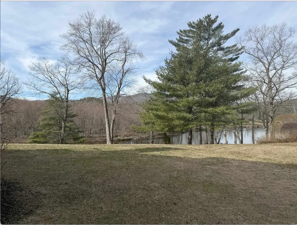 22 Circle Drive Ashland NH 03217