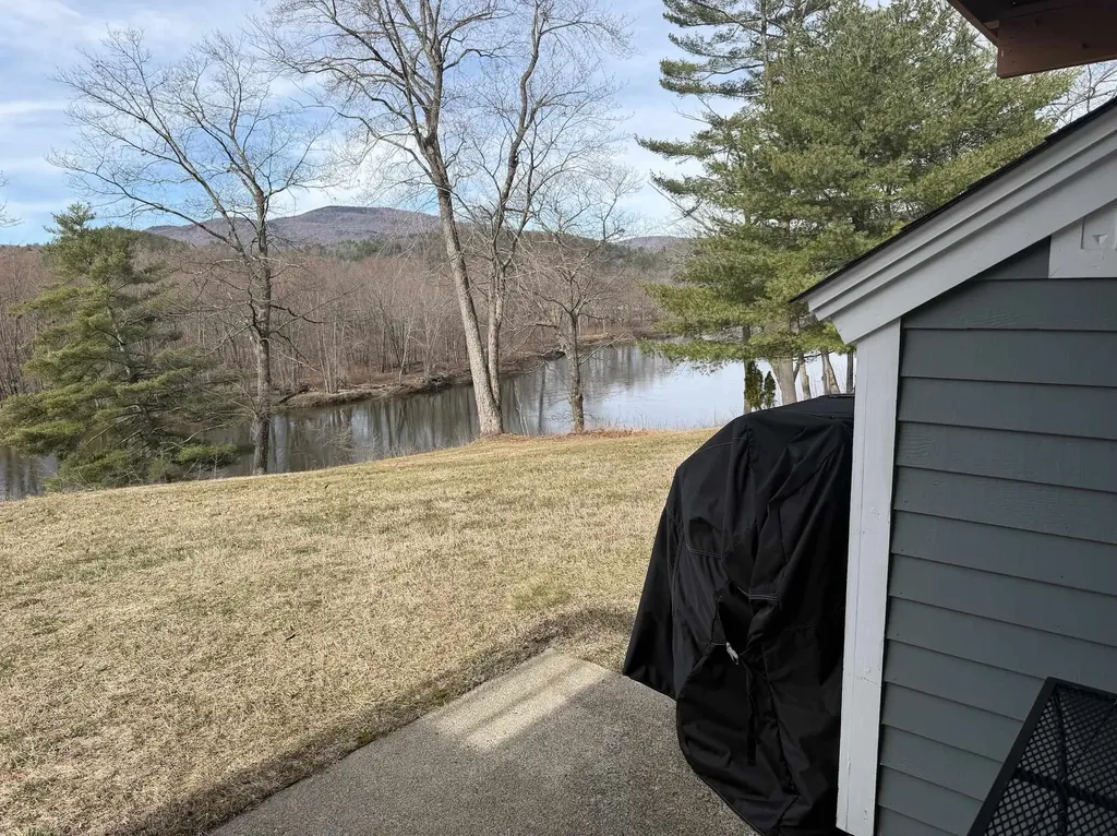 22 Circle Drive Ashland NH 03217