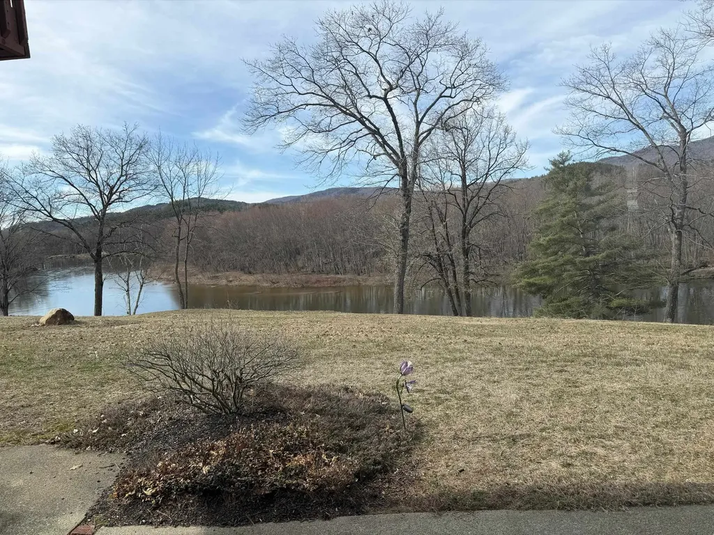 22 Circle Drive Ashland NH 03217