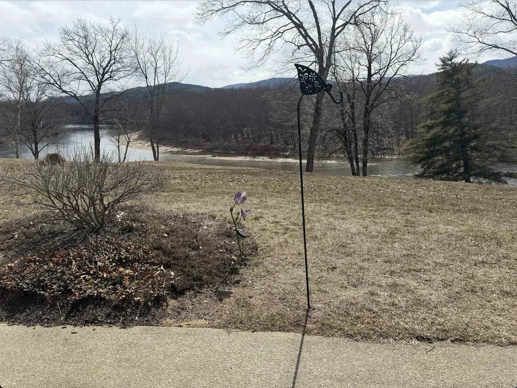 22 Circle Drive Ashland NH 03217