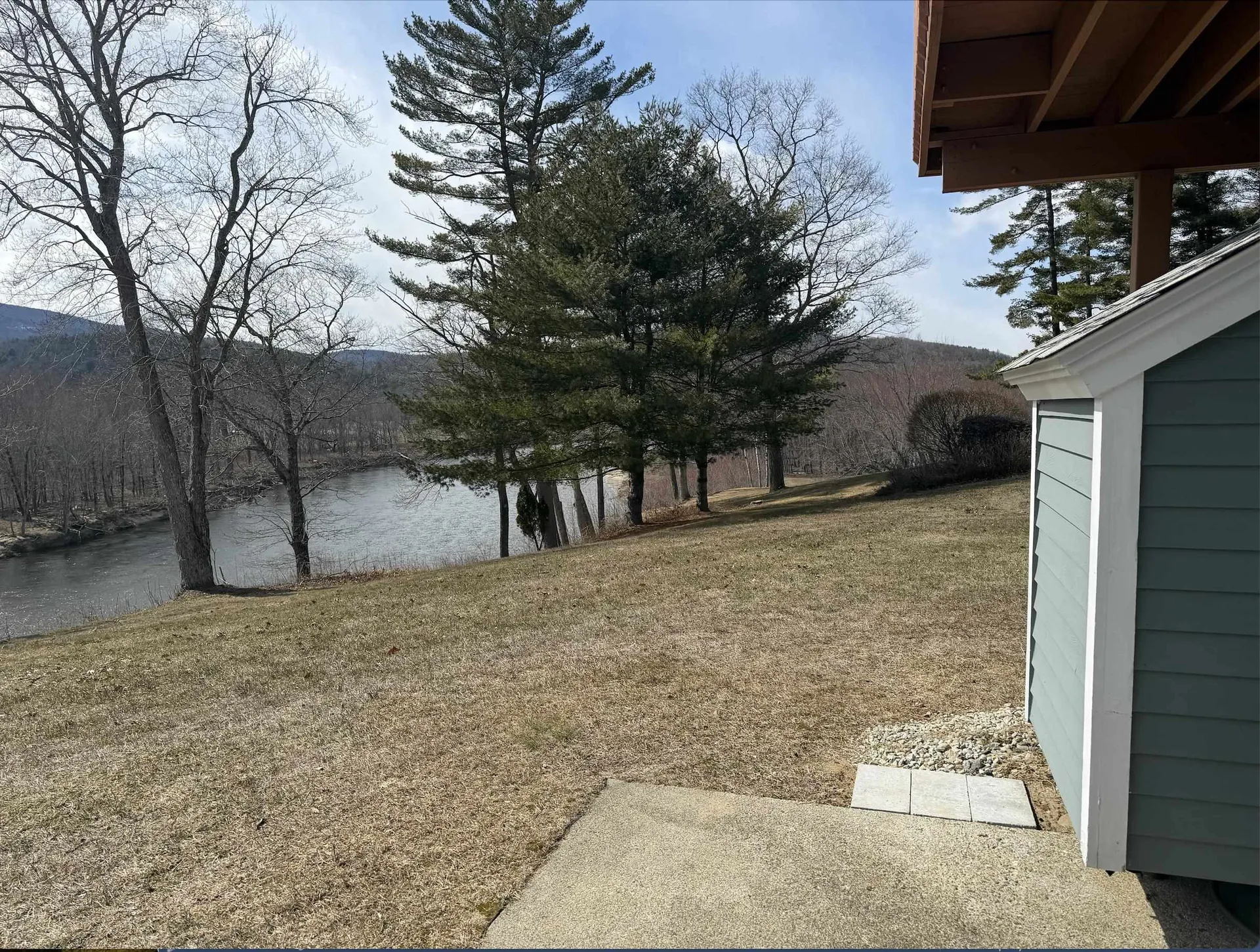 22 Circle Drive Ashland NH 03217