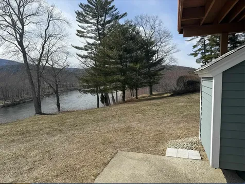 22 Circle Drive Ashland NH 03217