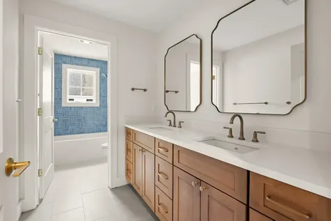76 Wadleigh Street Exeter NH 03833