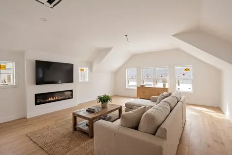 76 Wadleigh Street Exeter NH 03833