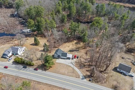 49 Chester Road Derry NH 03038