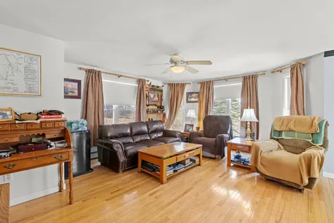 49 Chester Road Derry NH 03038