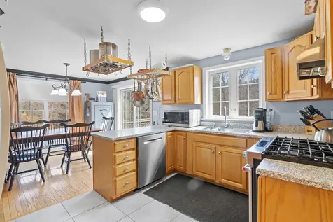 49 Chester Road Derry NH 03038