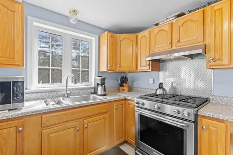 49 Chester Road Derry NH 03038