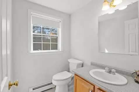 49 Chester Road Derry NH 03038