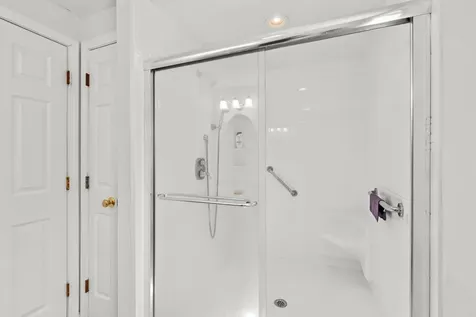 49 Chester Road Derry NH 03038