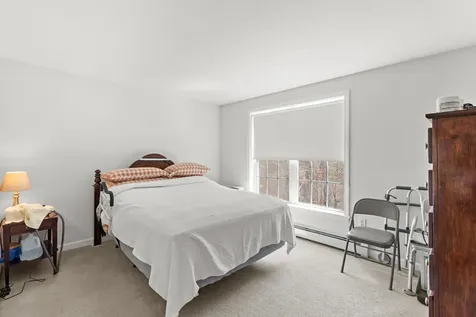 49 Chester Road Derry NH 03038