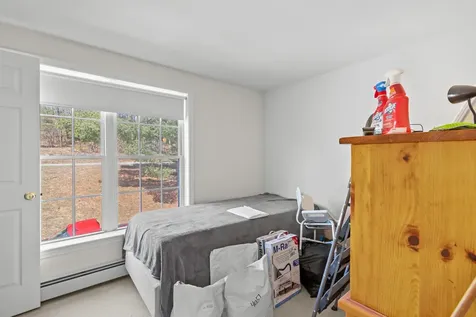 49 Chester Road Derry NH 03038