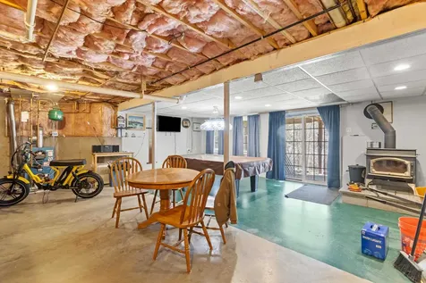 49 Chester Road Derry NH 03038