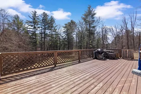 49 Chester Road Derry NH 03038