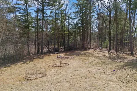 49 Chester Road Derry NH 03038